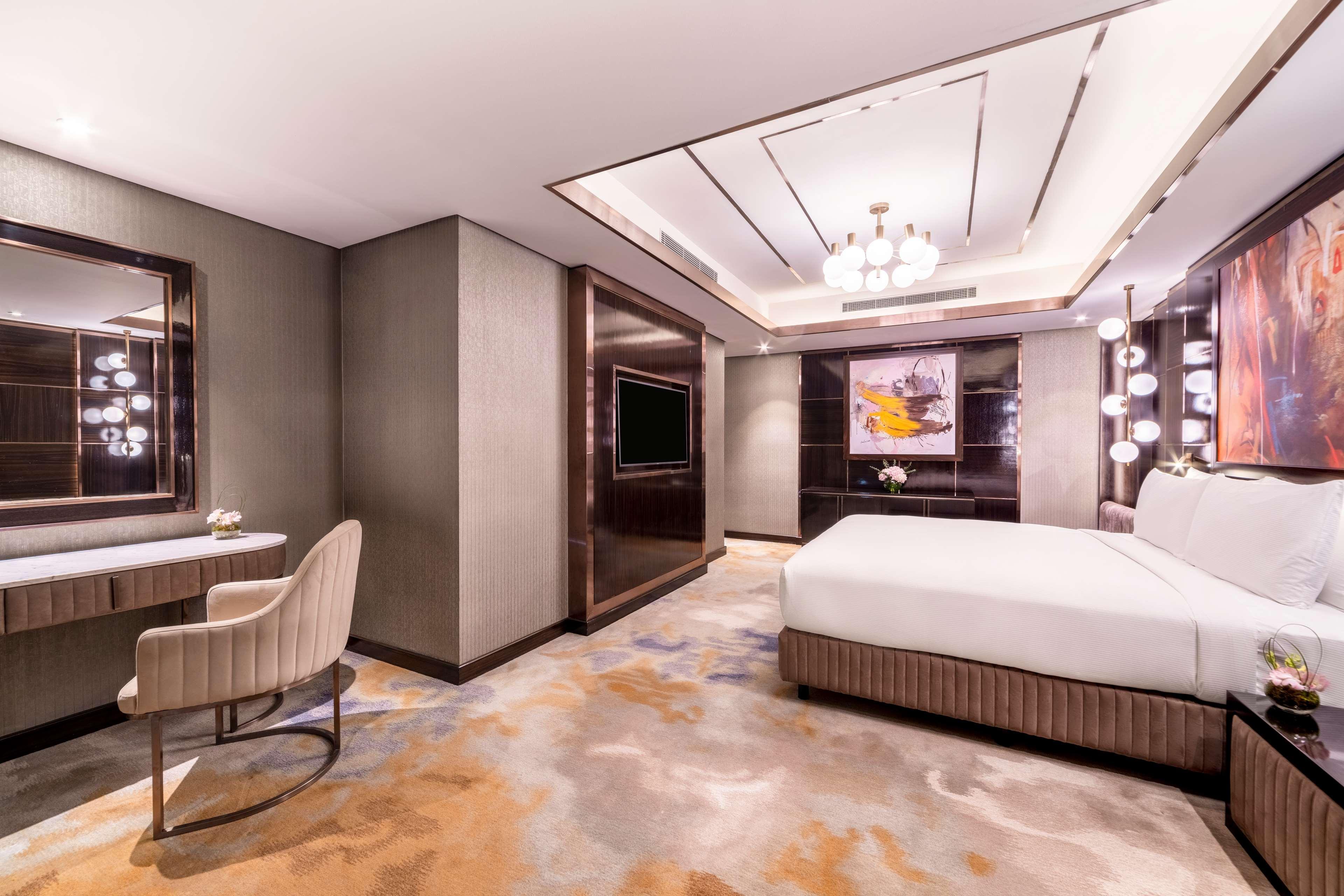 Hotel Hilton Doha The Pearl Exterior foto A bedroom at the hotel